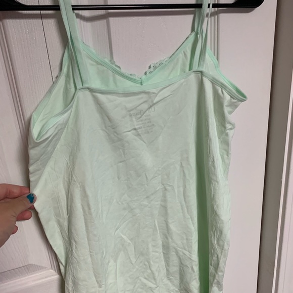 Light green stretchy cami - Picture 3 of 3